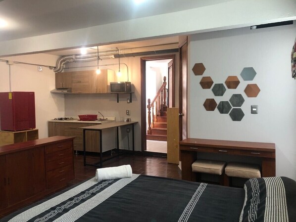 1 dormitorio, tabla de planchar con plancha, wifi