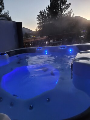 Property grounds - 3 bedroom home W/ Views and Private Hot Tub! (Estes Park)