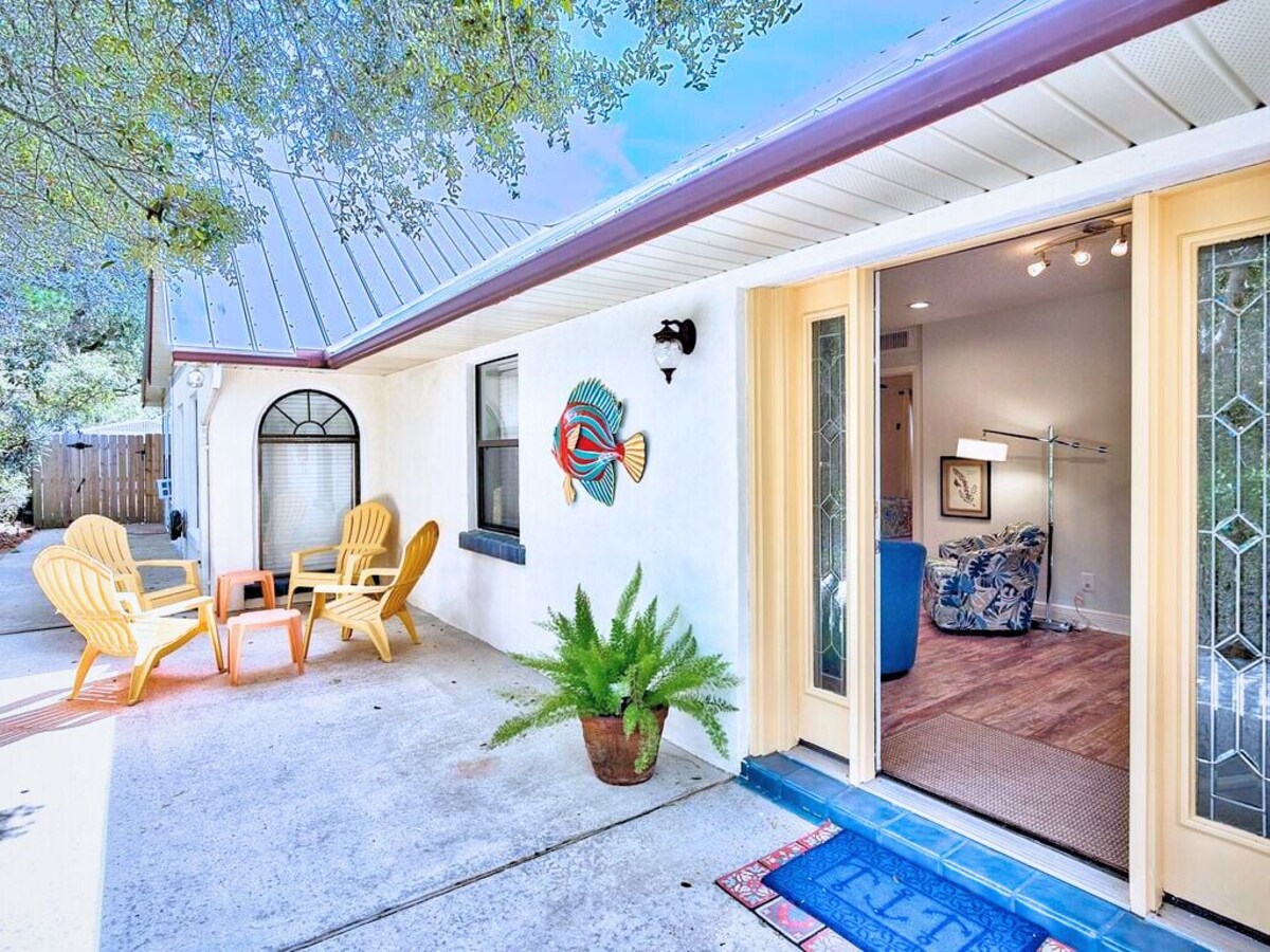 Family Beach Getaway | Splash Pool, Tiki Bar + Steps to Sand