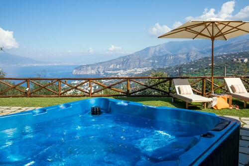 Villa with spectacular views of Sorrento