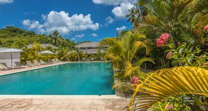 Sueños 8 – 2BR Villa with Pool, Starlink Walk to Beach & Shops – Las Terrenas
