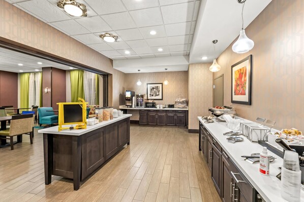 Free daily self-serve breakfast - Quality Inn - Pratt (Pratt)