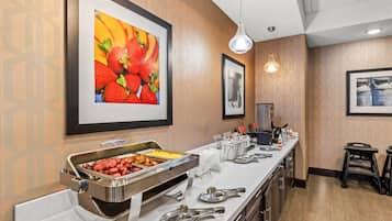 Desayuno autoservicio gratuito y diario