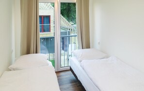 2 bedrooms, free WiFi, bed sheets