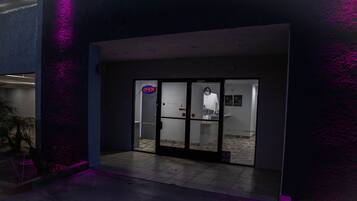 Façana frontal de l'allotjament