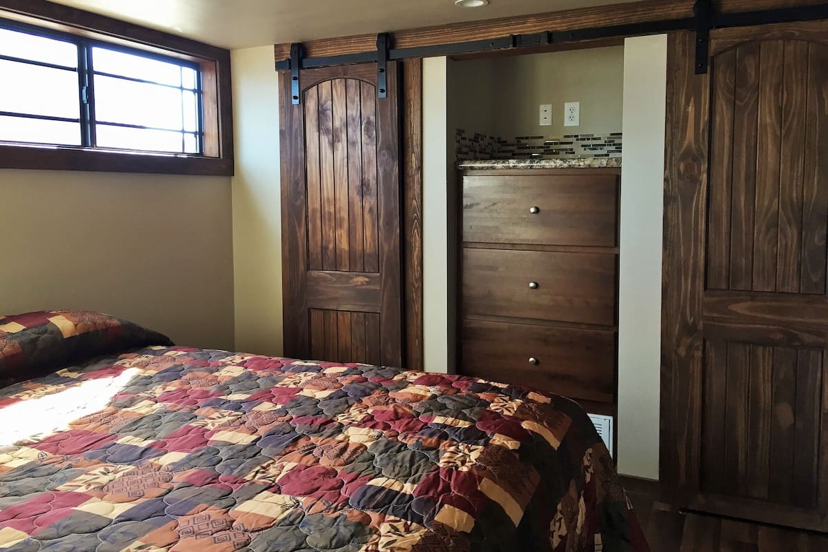 Signature Cottage, Lake View | 1 bedroom, free WiFi, bed sheets