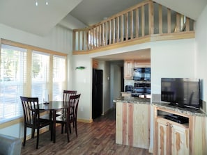 Signature Cottage, Lake View | Living area - Pope's Landing Marina (Alba)