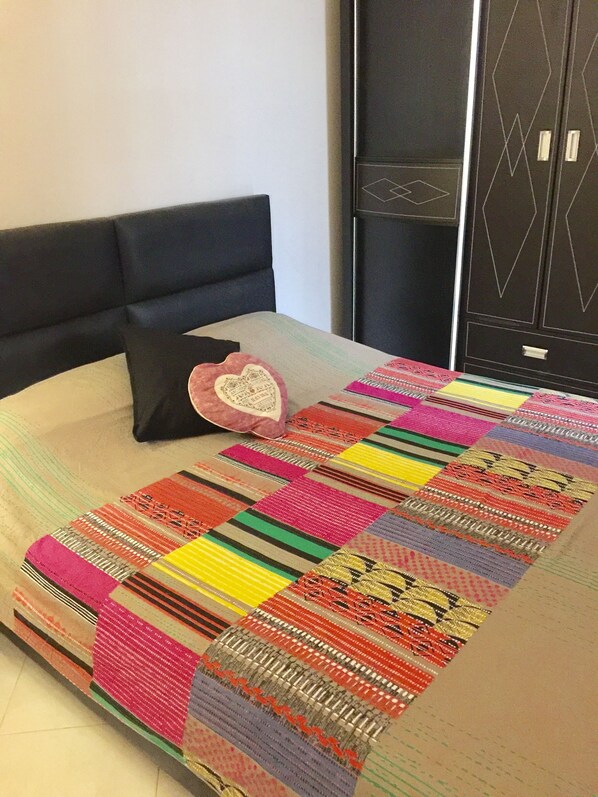 2 bedrooms, WiFi, bed sheets