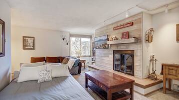 2 bedrooms, iron/ironing board, travel crib, WiFi