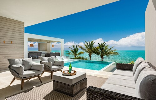 Ocean Dream 5 BR Villa Aqua - Oceanfront