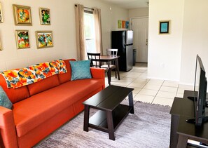 TV, Netflix, books, streaming services - Perfect for SXSW. East Austin Gem. Close to 6th, Rainey, UT (Austin)