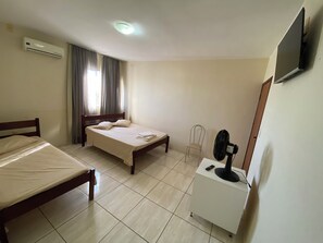 Standaard driepersoonskamer | Gratis wifi, beddengoed