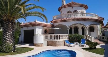 Charmante villa avec piscine privée située à Miami Platja