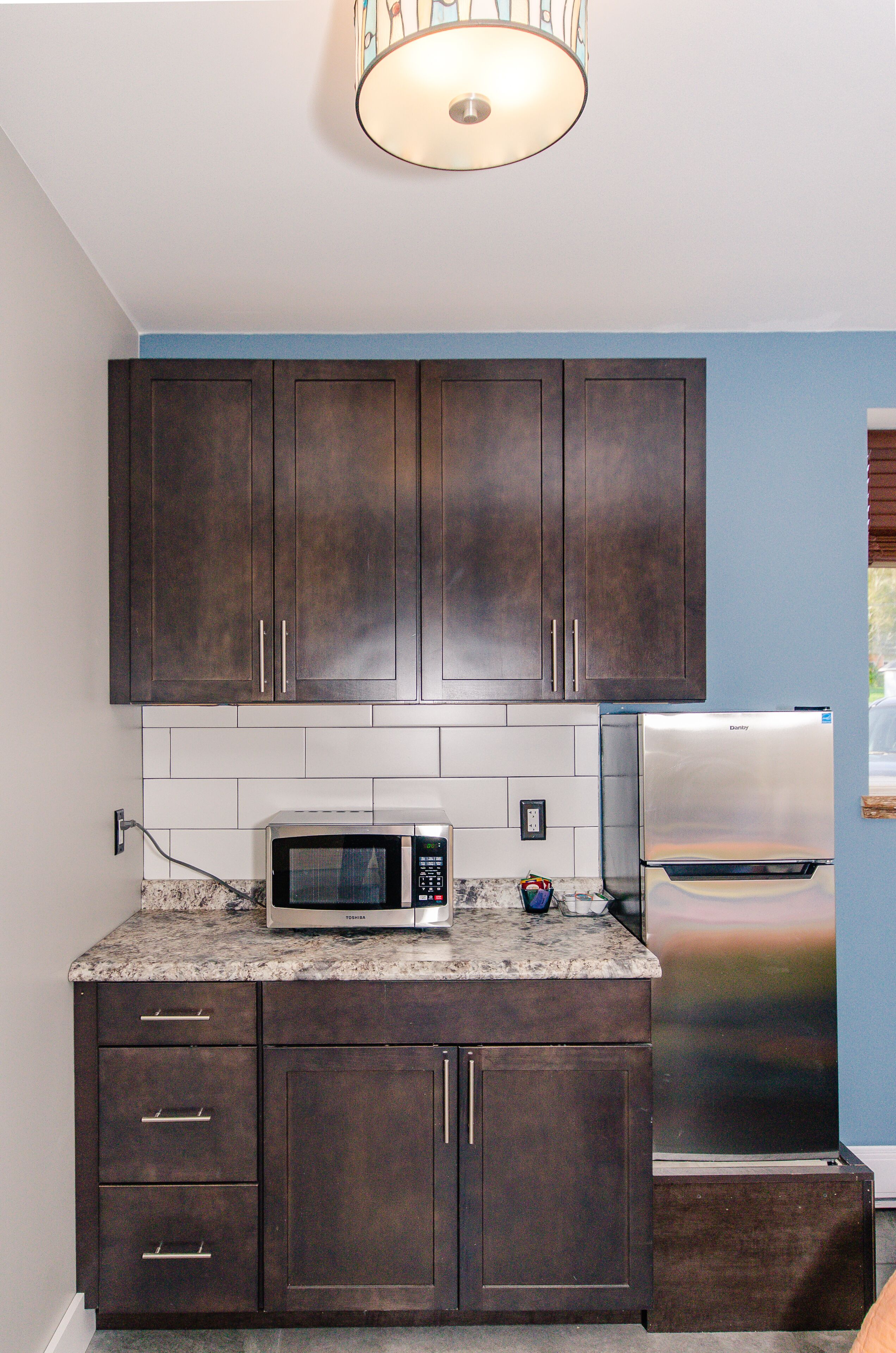 superior suite, 2 double beds, refrigerator & microwave, ground floor (thoftne) | private kitchenette | microwave, coffee/tea maker, toaster, cookware/dishes/utensils