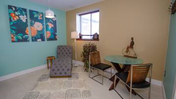 Romantic Suite, 1 King Bed, Kitchenette, Ground Floor (Barlow) | Living area | 50-inch LED TV with cable channels, TV, Netflix