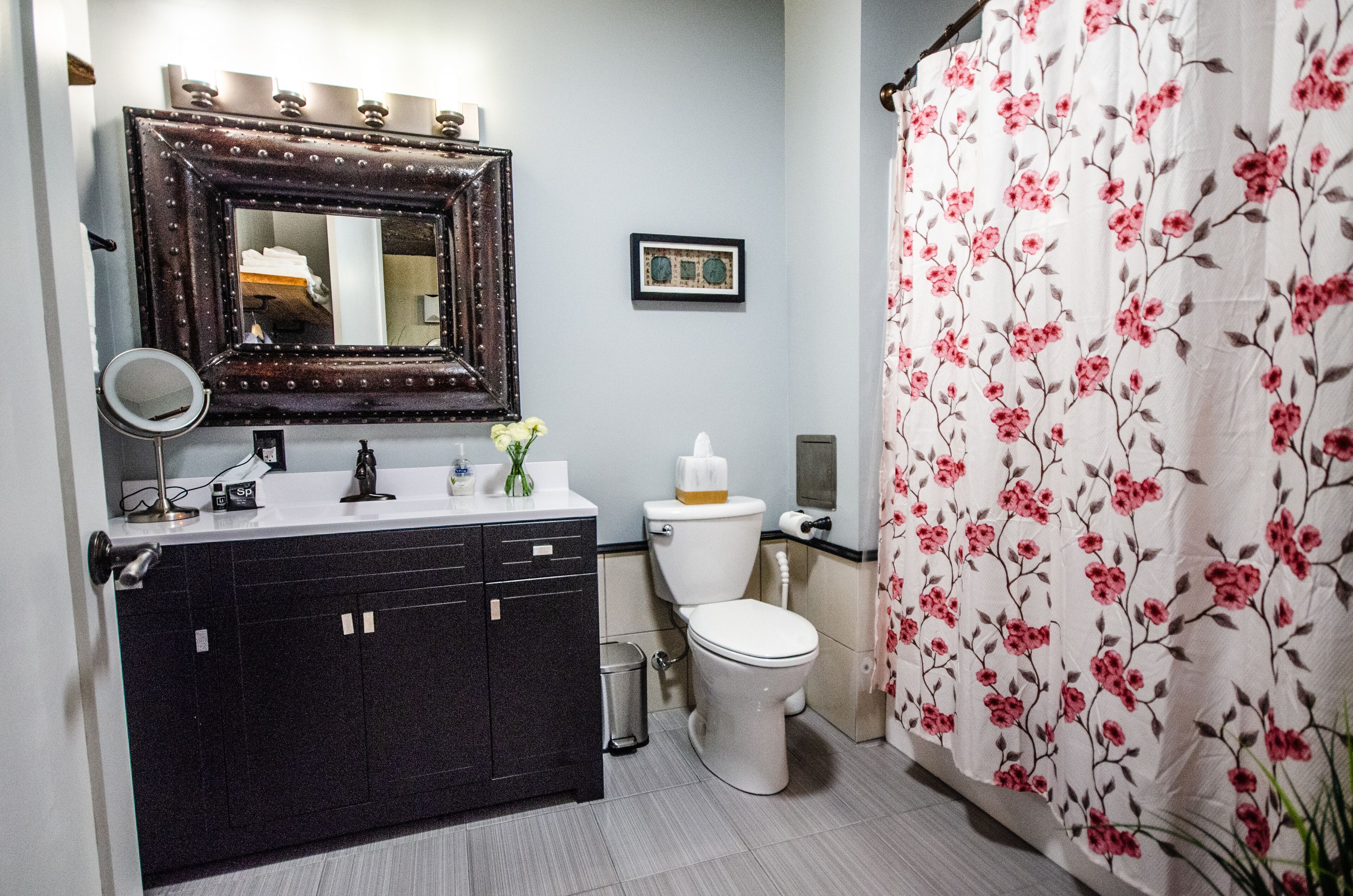 presidential suite, 2 queen beds, kitchen, ground floor (davenport) | bathroom | combined shower/bathtub, designer toiletries, hair dryer, towels