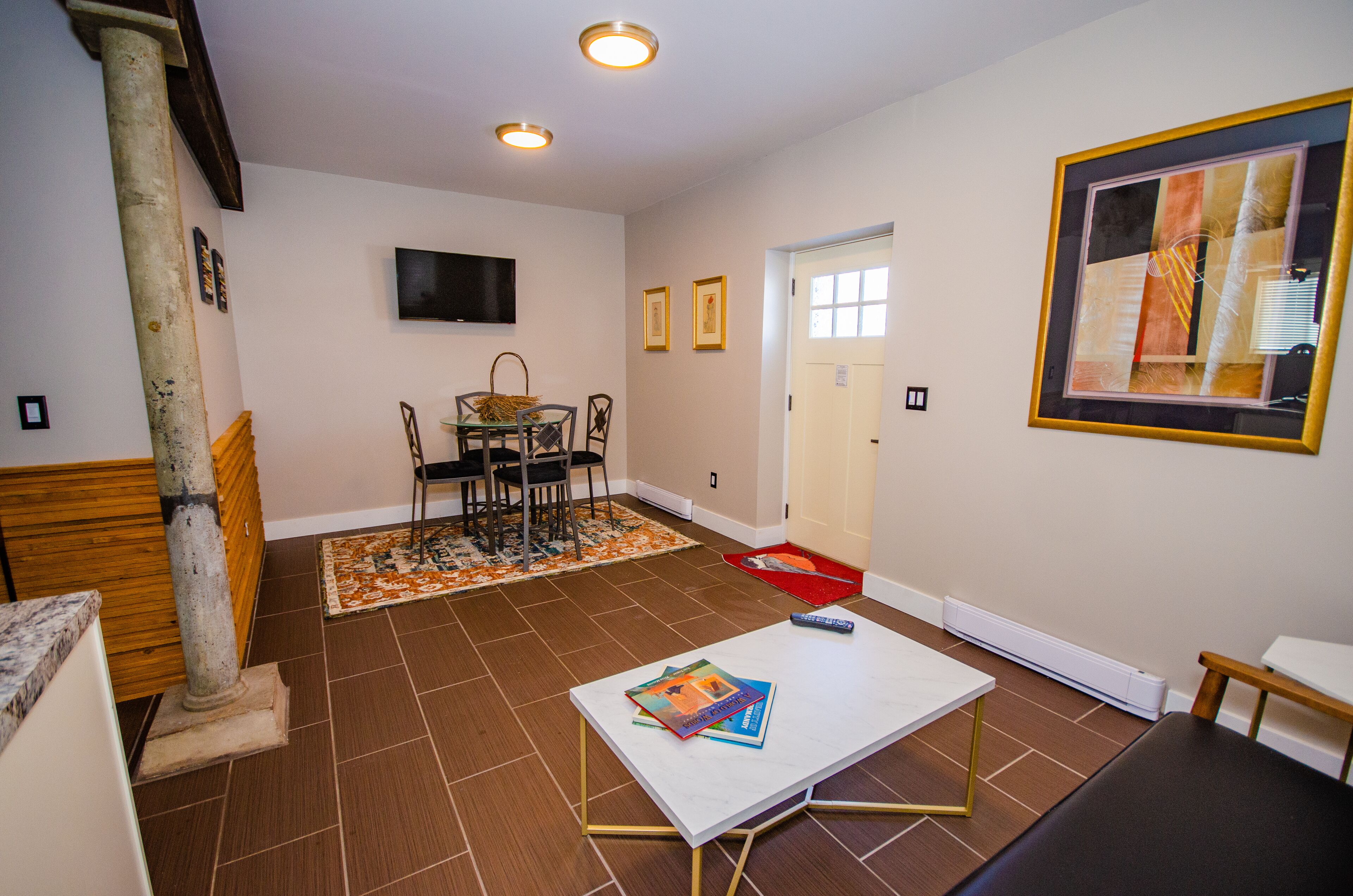 luxury suite, 1 bedroom, kitchen, ground floor (crawford) | 1 bedroom, egyptian cotton sheets, premium bedding, pillow-top beds