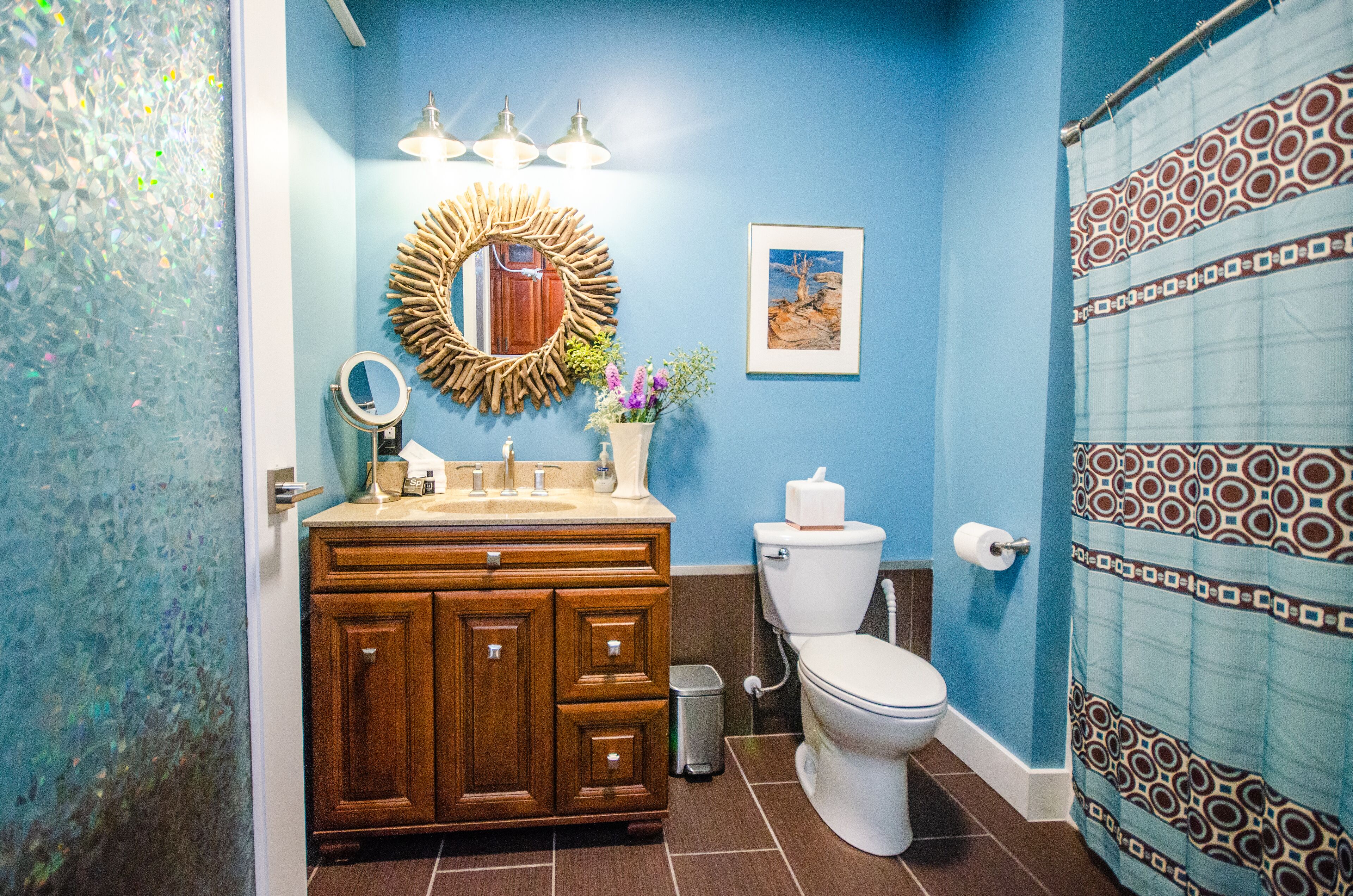 luxury suite, 1 bedroom, kitchen, ground floor (crawford) | bathroom | combined shower/bathtub, designer toiletries, hair dryer, towels