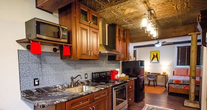 Tobacco Warehouse Inn