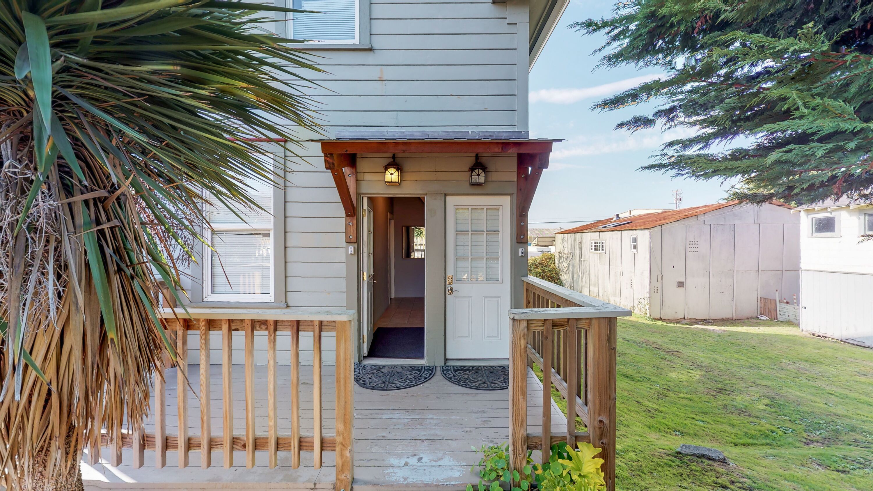 2 Bedroom Modern Home In Downtown Eureka