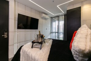 1 bedroom, in-room safe, free WiFi - Luxury Room with Window (Medellín)