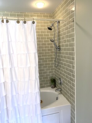 Combined shower/bathtub, hair dryer, towels, soap - “The Oasis” <br>Beautiful private home with In-ground pool and sauna.<br> (White Lake)