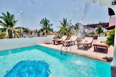 PentHouse Villa+Best Central Location+Private Pool+3 min BEACH