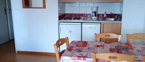 Fridge, microwave, dishwasher
