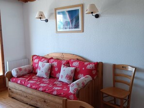 TV - 2-Room Apartment for 6 with Balcony in Puy-Saint-Vincent (Puy-Saint-Vincent)