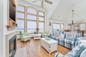 Televisión, reproductor de DVD y estéreo 