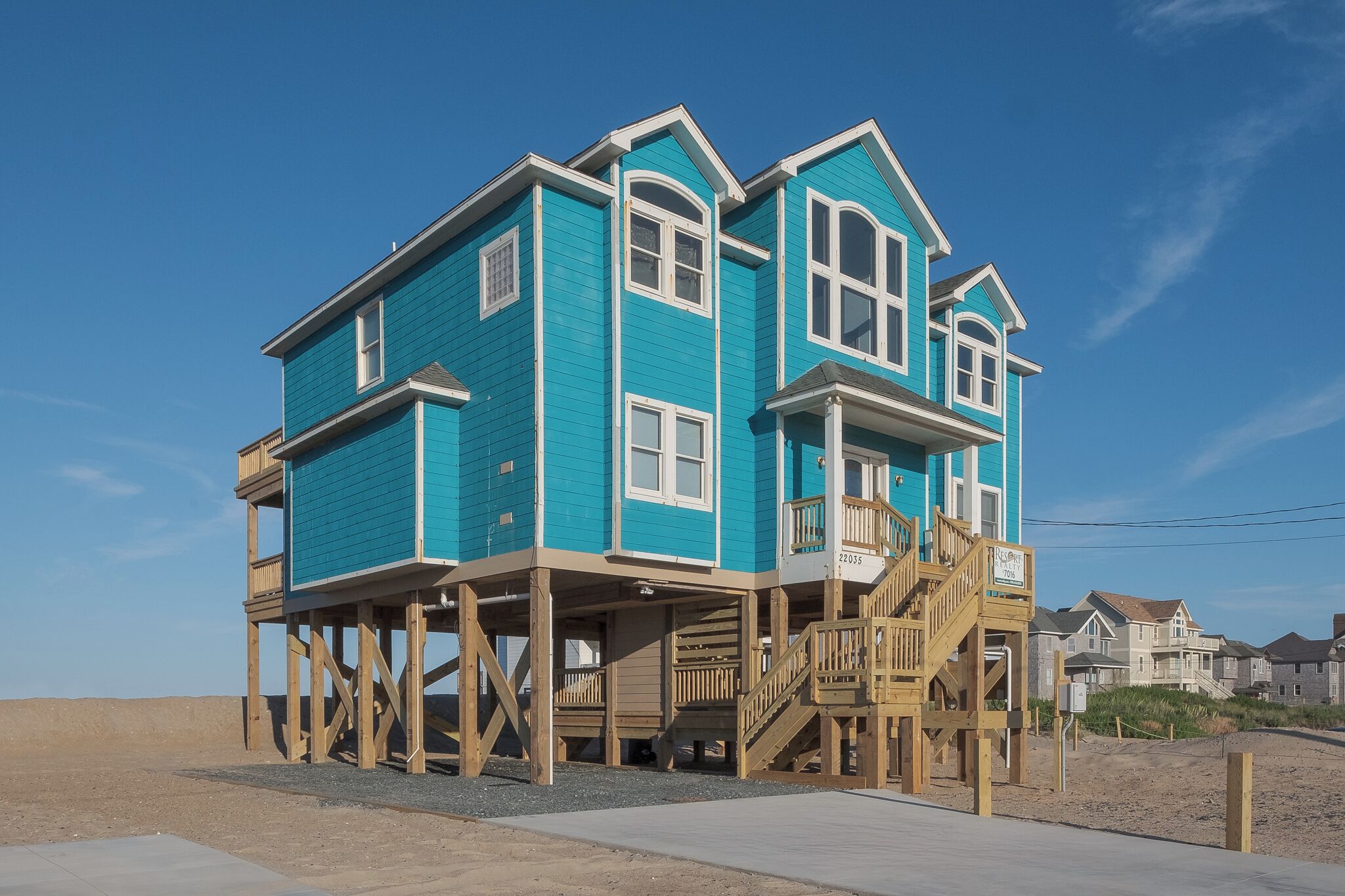 Spacious Pet-Friendly Oceanfront Oasis in Rodanthe