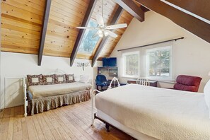 3 bedrooms, iron/ironing board, Internet, bed sheets