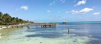 Las Amapolas by the sea. King Bed + A/C (1B)