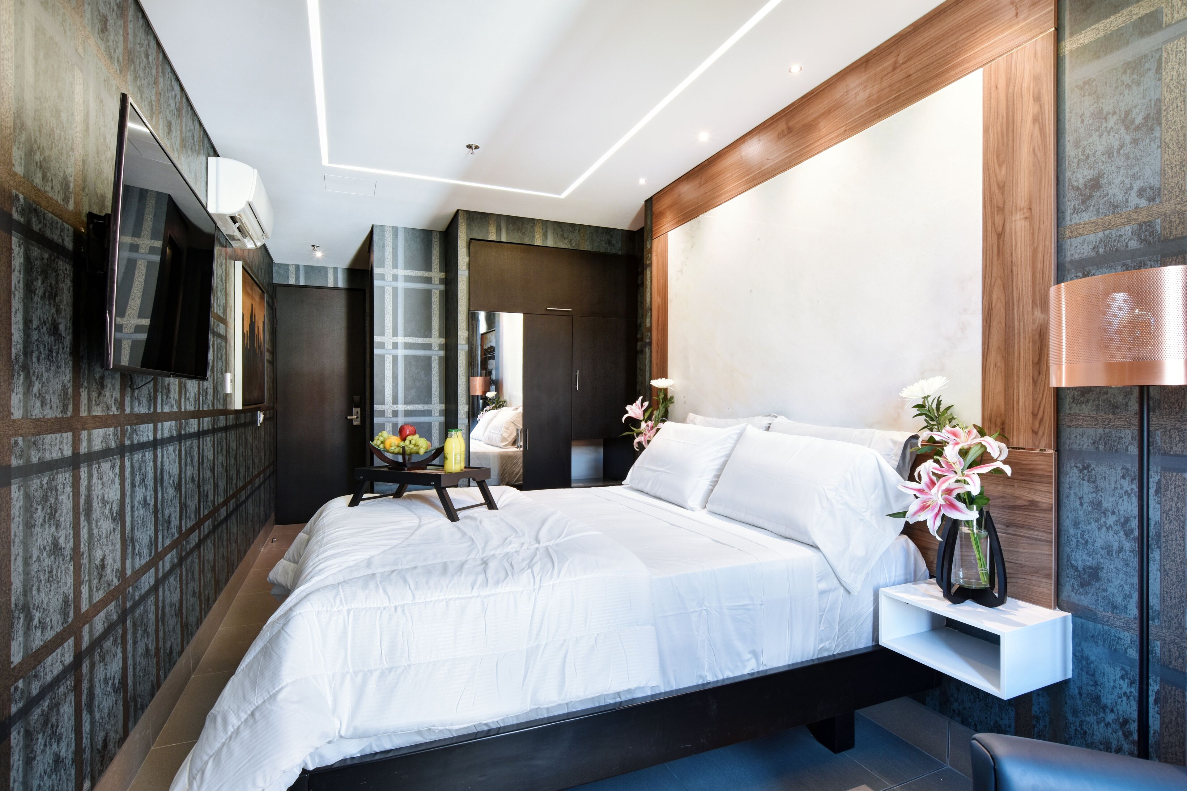 1 sovrum, värdeförvaringsskåp på rummet och strykjärn/strykbräda