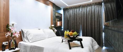 1 bedroom, in-room safe, iron/ironing board, free WiFi