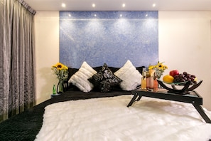 1 bedroom, in-room safe, free WiFi