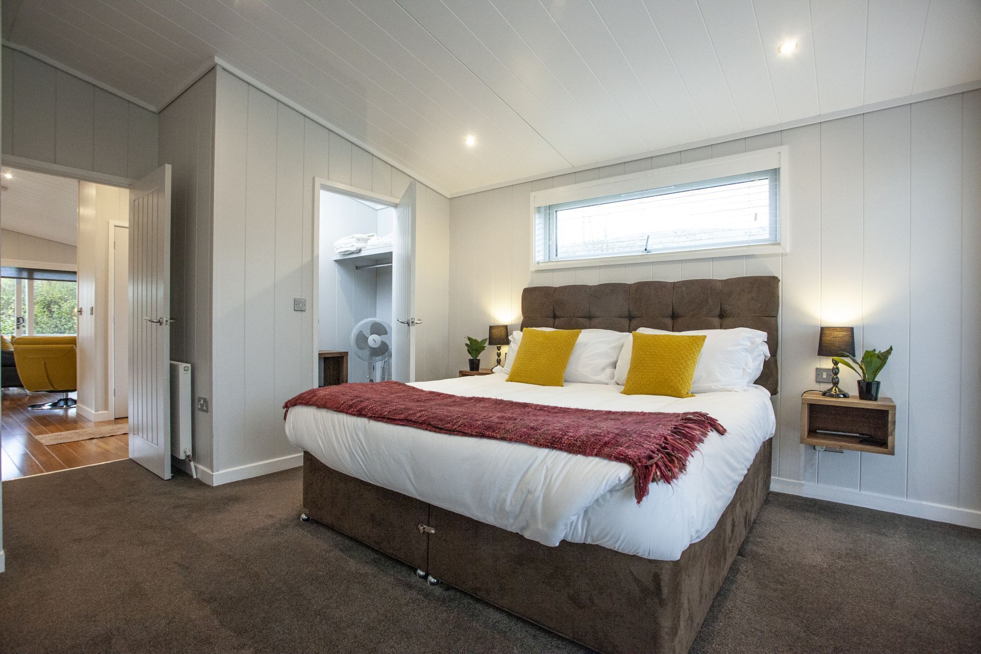 1 bedroom, desk, iron/ironing board, internet
