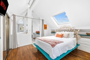 3 habitaciones, escritorio, tabla de planchar con plancha y wifi