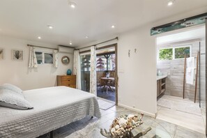 مكواة/لوح كي وواي فاي مجانًا وملاءات أسرّة