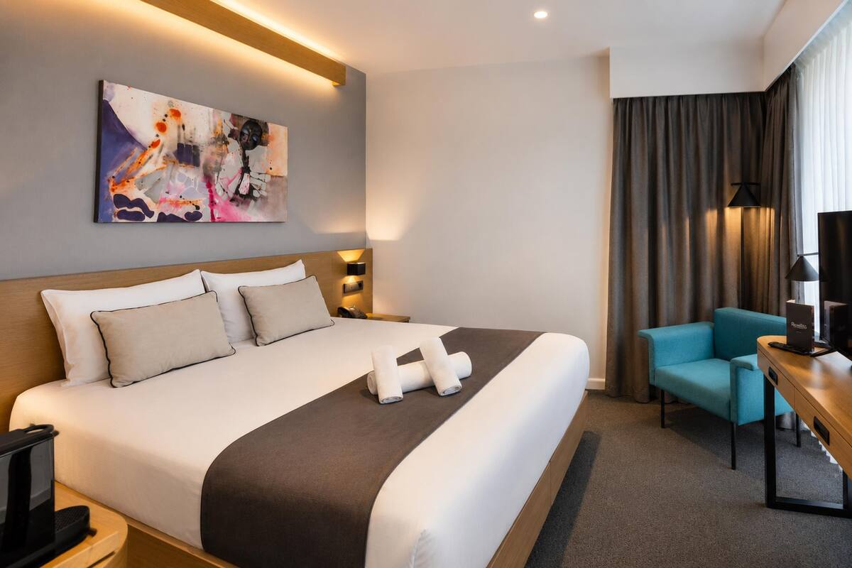 Deluxe Room, 1 King Bed, Non Smoking, Balcony