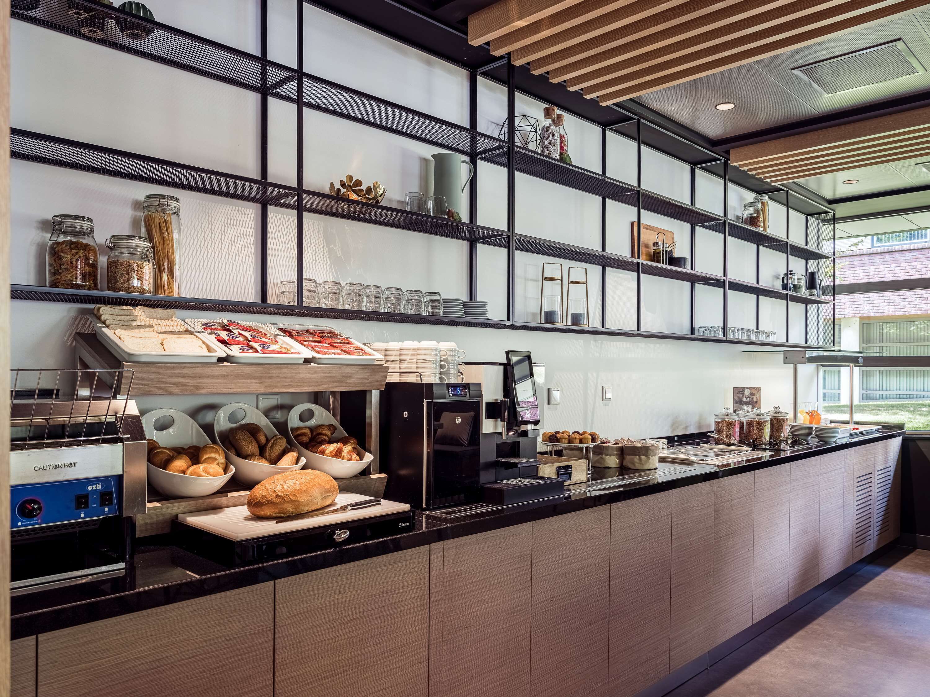 daily continental breakfast (eur 17.50 per person)