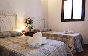 8 bedrooms, travel crib, free WiFi, bed sheets