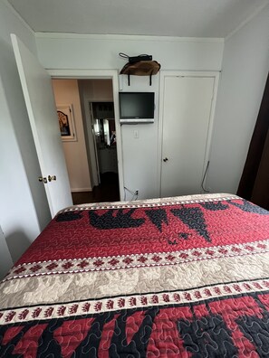 1 habitación, tabla de planchar con plancha, wifi gratis y ropa de cama 