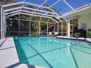 屋外プール、温水プール