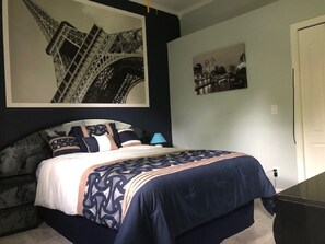 4 habitaciones, tabla de planchar con plancha, wifi y ropa de cama 