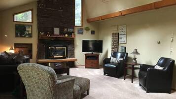 TV, fireplace, DVD player