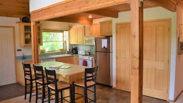 House | Private kitchen | Fridge, microwave, dishwasher, coffee/tea maker