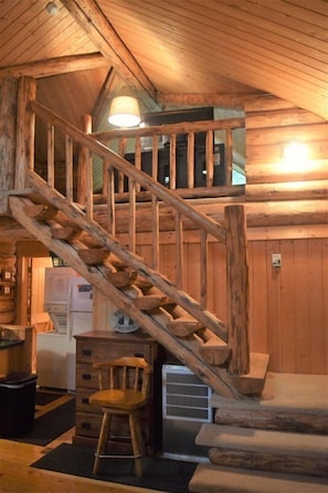 Cabin (Cascade Log Cabin) | Interior - Cascade Log Cabin (Packwood)