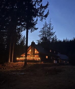 Cabin (River Rock Mountain Cabin) | Exterior