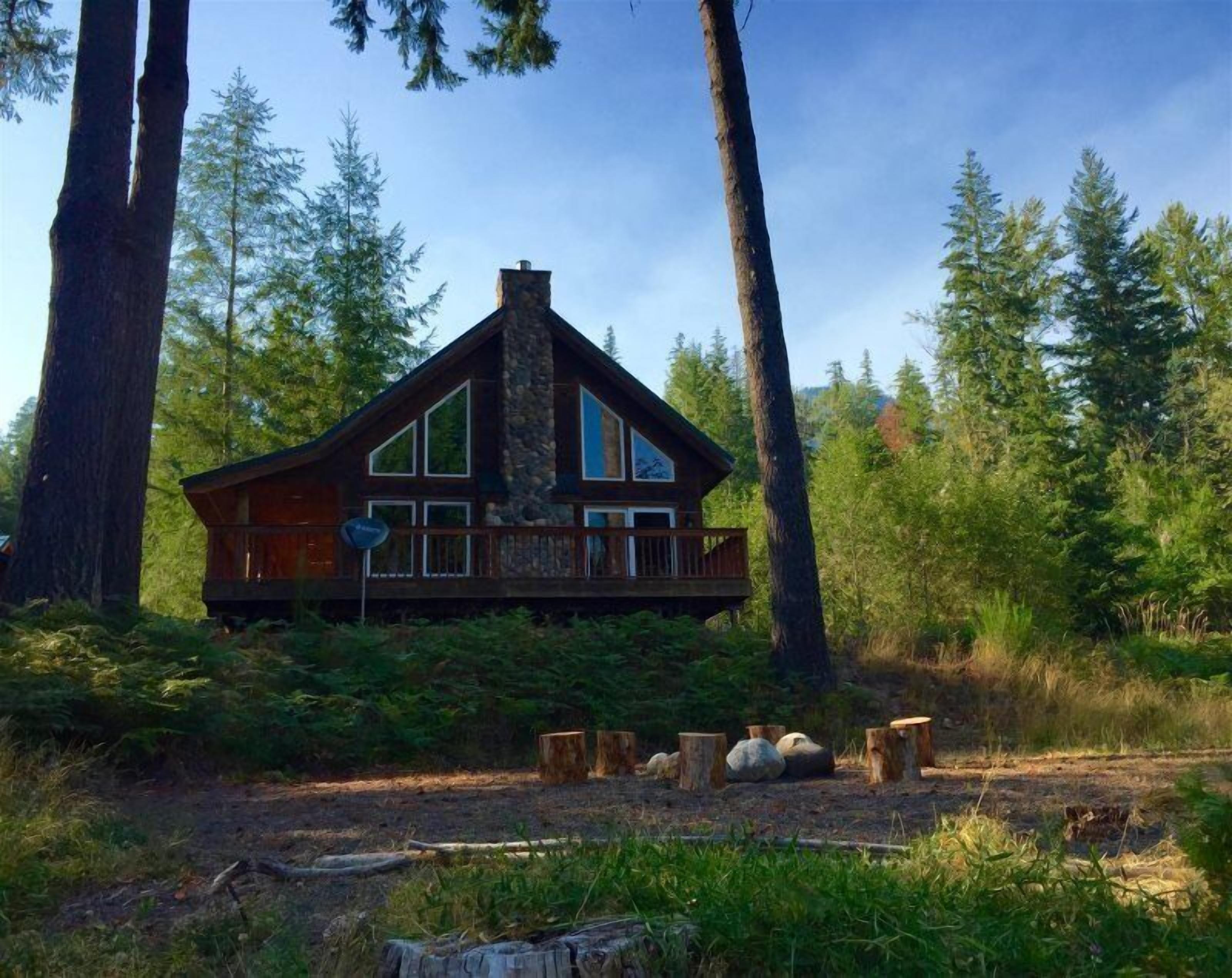 小屋 (River Rock Mountain Cabin) | 外觀